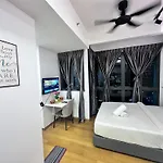 The Luxe Infinitum Klcc By Sahara
