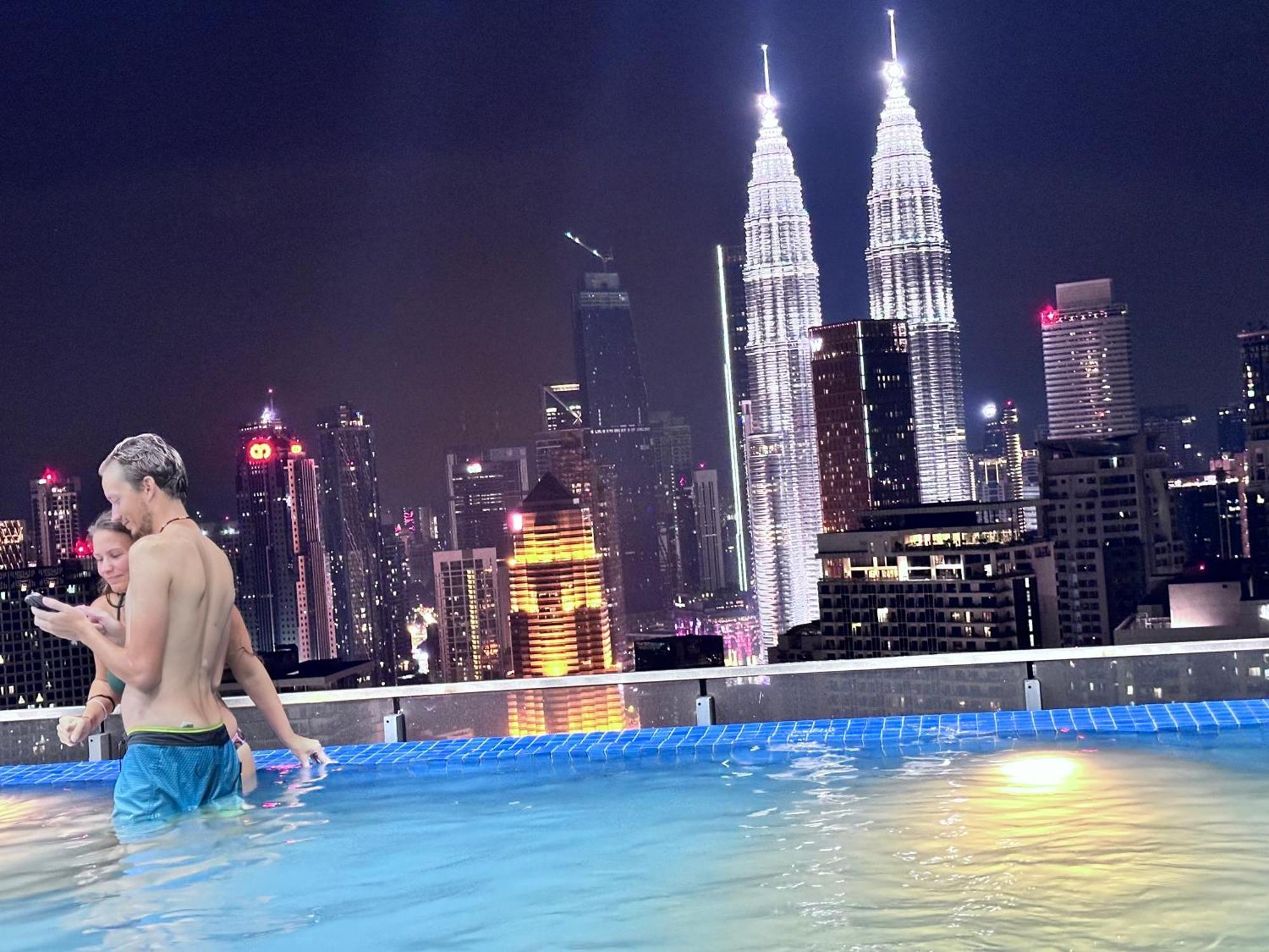 Pangsapuri The Luxe Infinitum Klcc By Sahara Kuala Lumpur