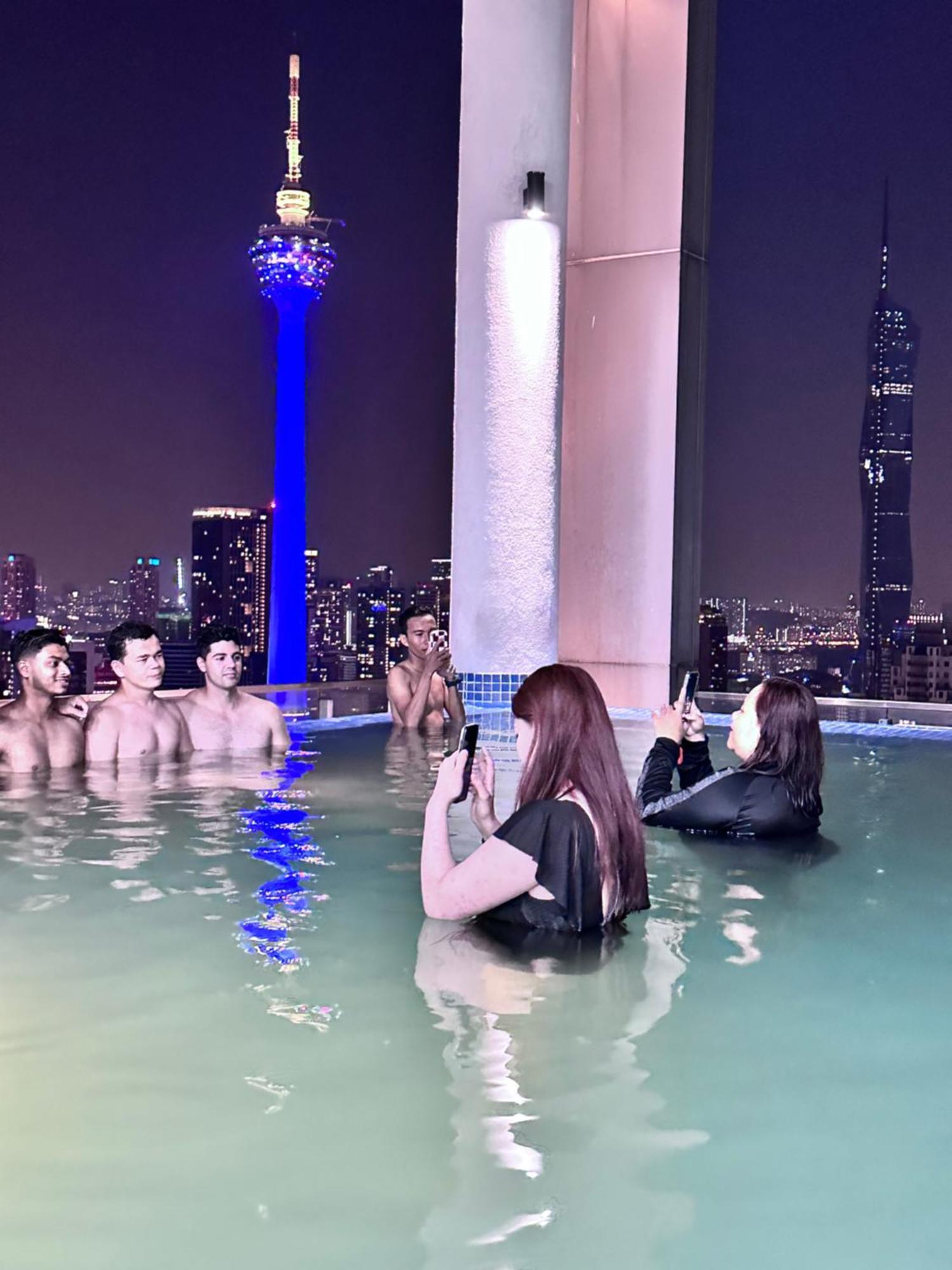 The Luxe Infinitum Klcc By Sahara *