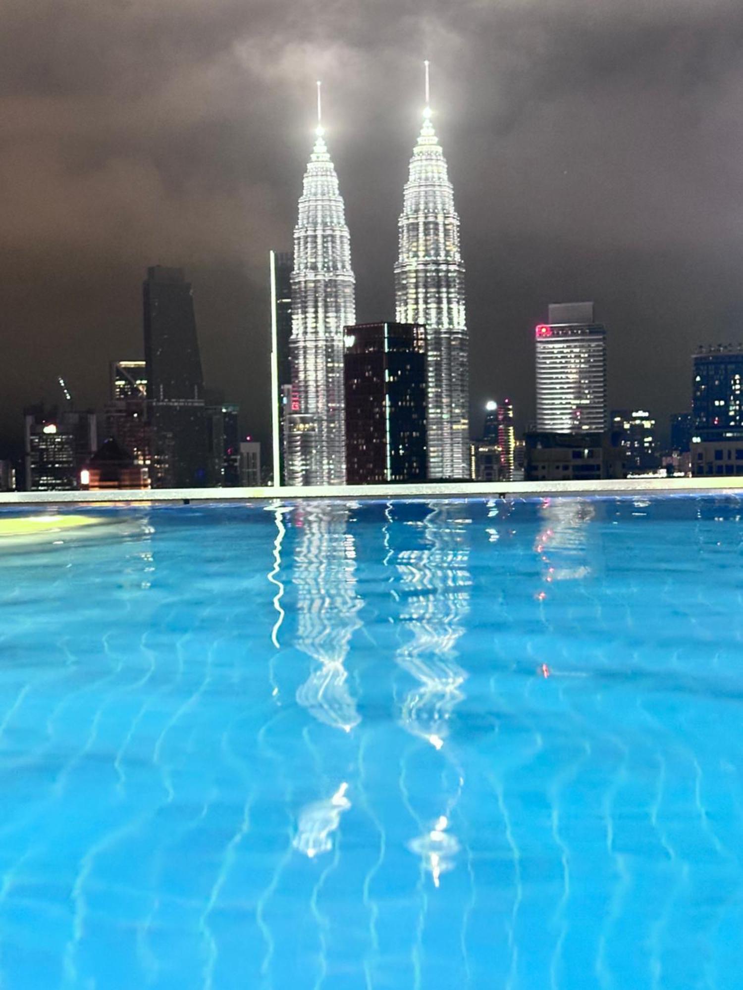 The Luxe Infinitum Klcc By Sahara
