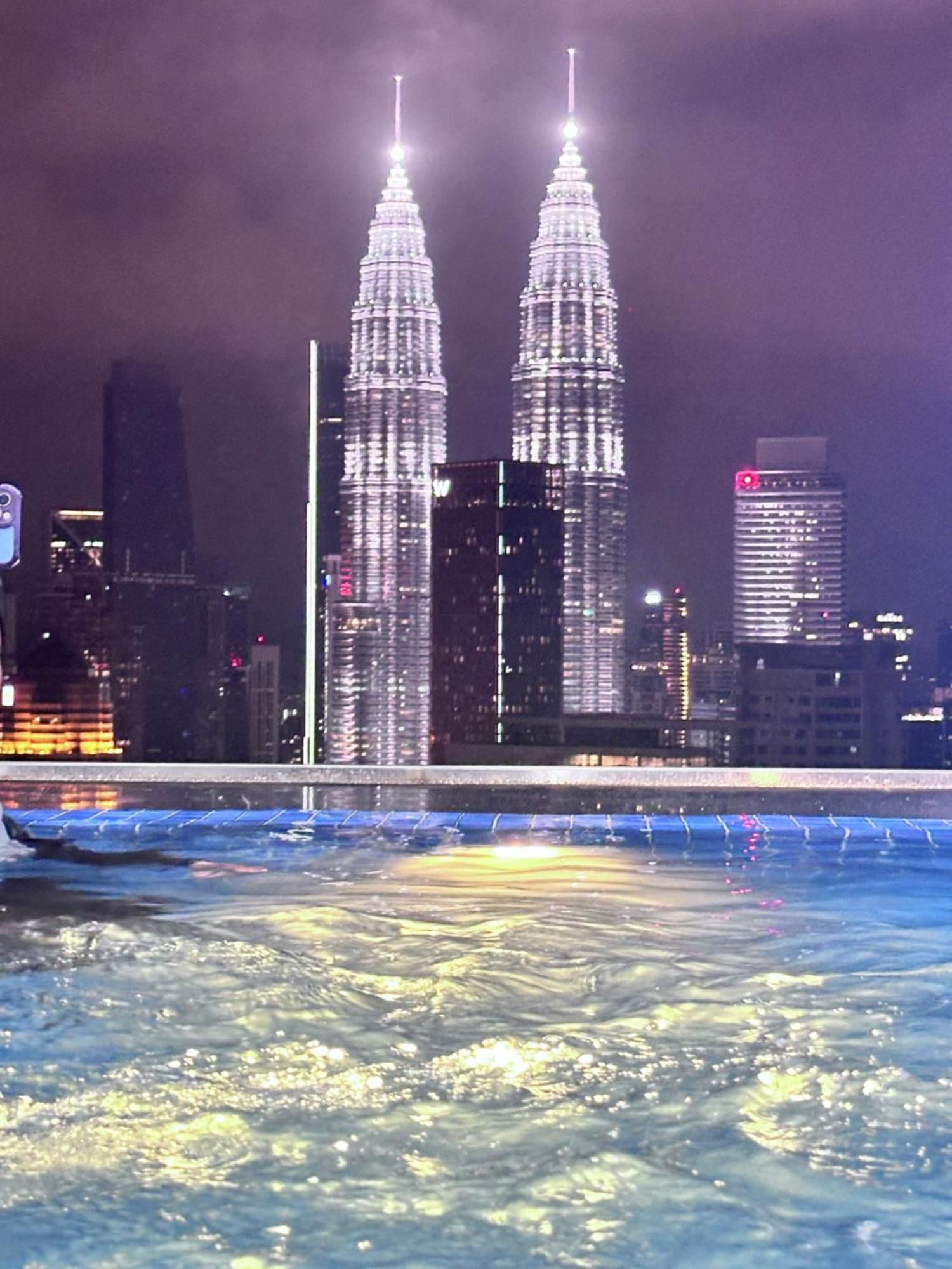 The Luxe Infinitum Klcc By Sahara Pangsapuri Kuala Lumpur
